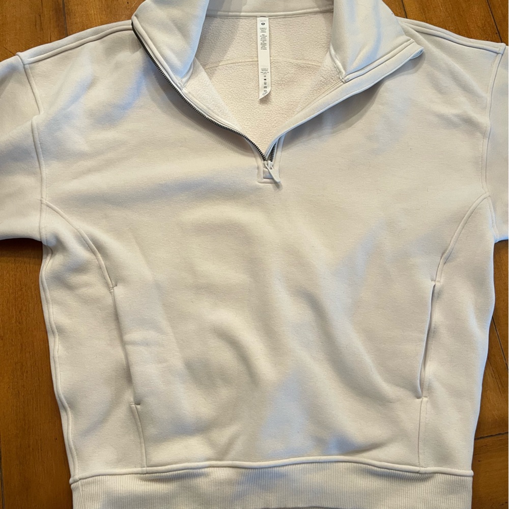 Lululemon women’s half zip sweatshirt